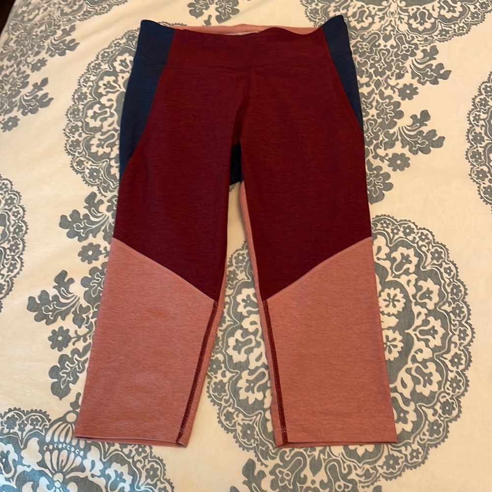 Outdoor Voices Three-Tone Knee Length Leggings size M
